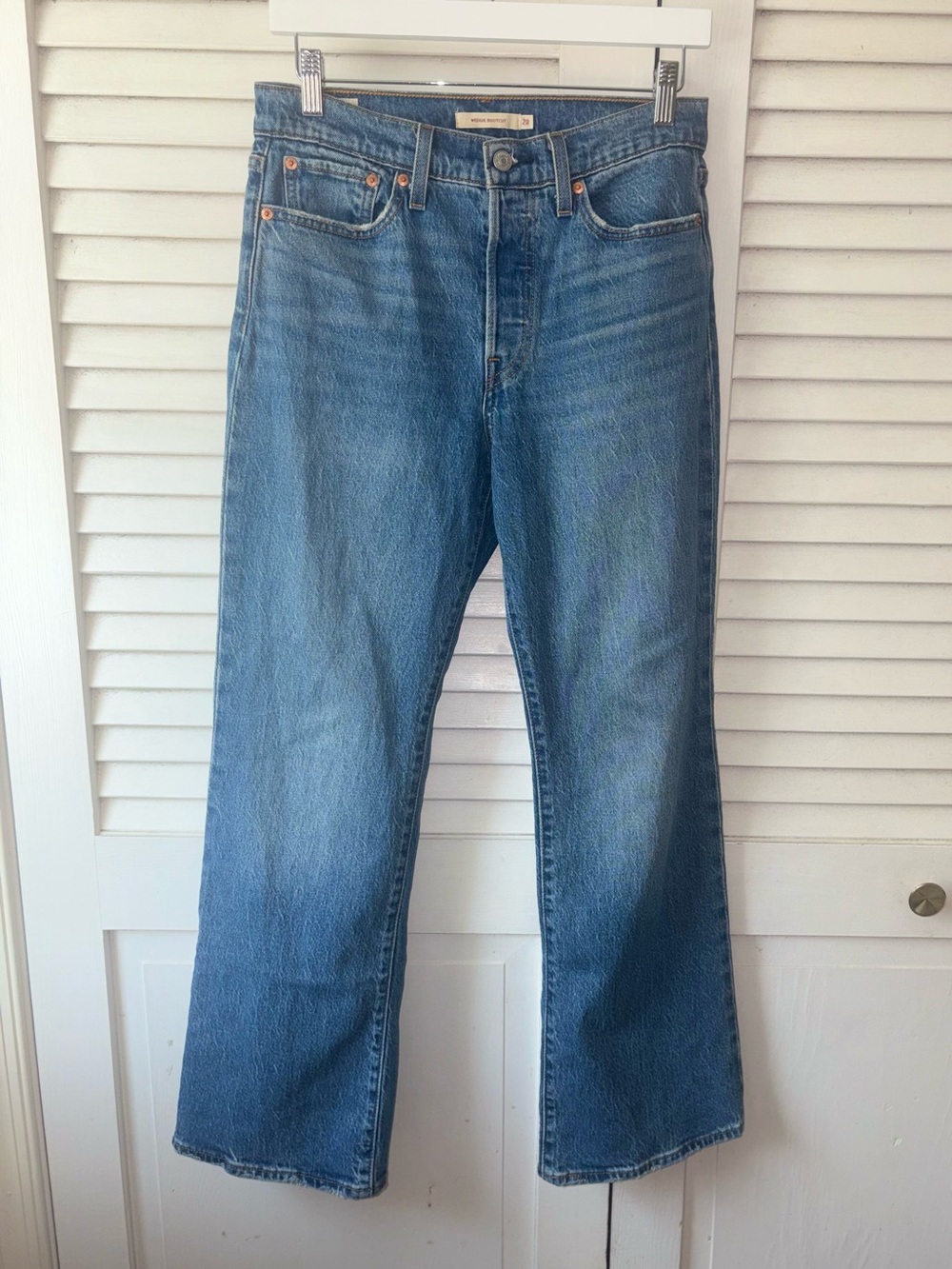 Levi’s Premium Wedgie Bootcut Jeans 28 High Rise Medium Wash 30 Inseam - Picture 2 of 9